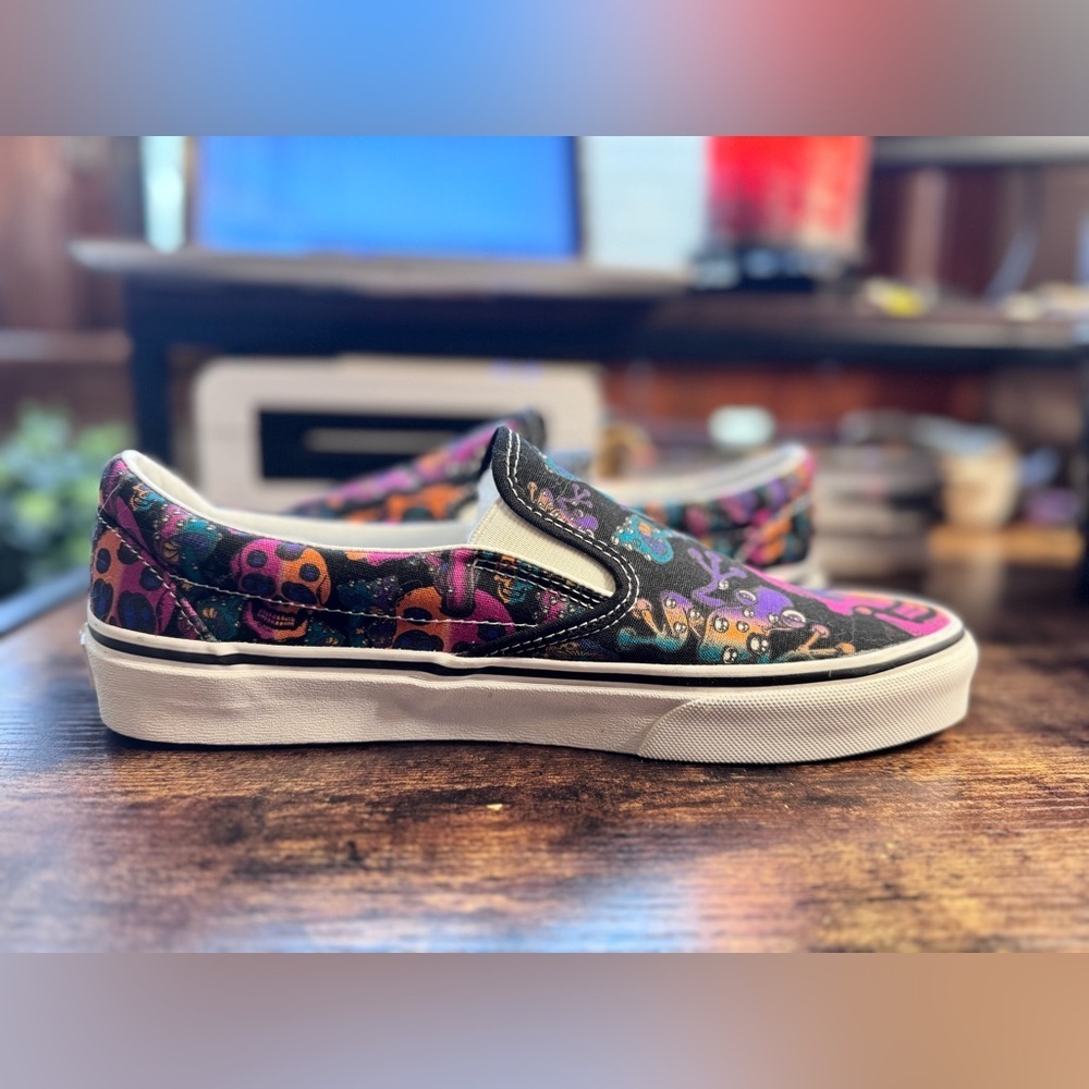 NWOB Vans Classic Slip-On Grateful Dead Style Mushroom Skull Sneakers Size 9.5 - Picture 7 of 10